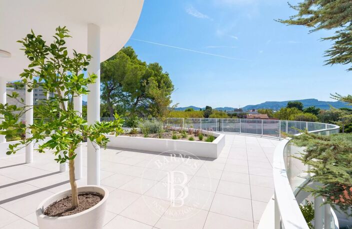 Vente - Marseille 13008 - Carré d'Or - Appartement d'Exception - — photo 3