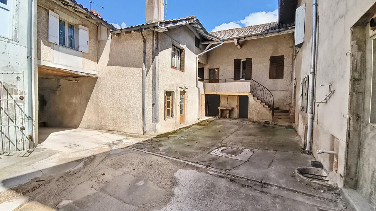 immeuble  pièces 355 m2 à vendre à Pont-de-Veyle (01290)