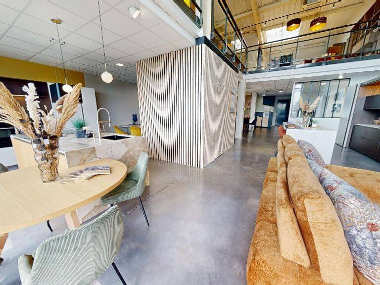 Local commercial / professionnel 255 m² – Saint-Genest-Lerpt — photo 1