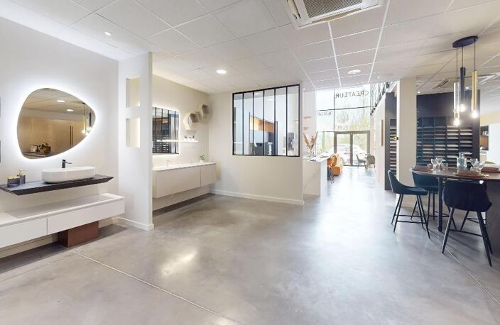 Local commercial / professionnel 255 m² – Saint-Genest-Lerpt — photo 3