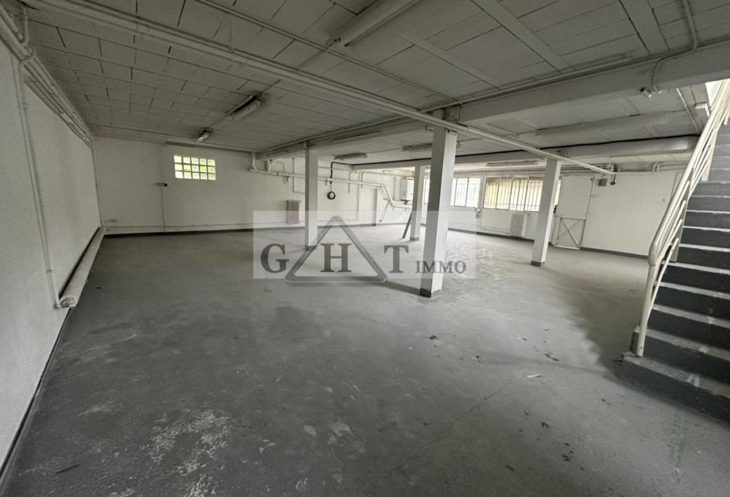 ATELIER/ BUREAUX 425M2 A VENDRE MONTREUIL — photo 1