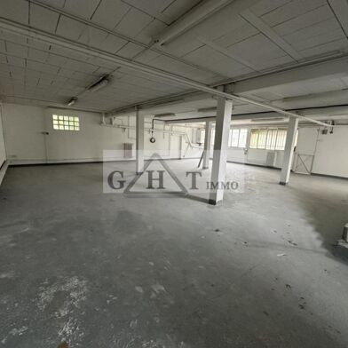 Local industriel  780000 €