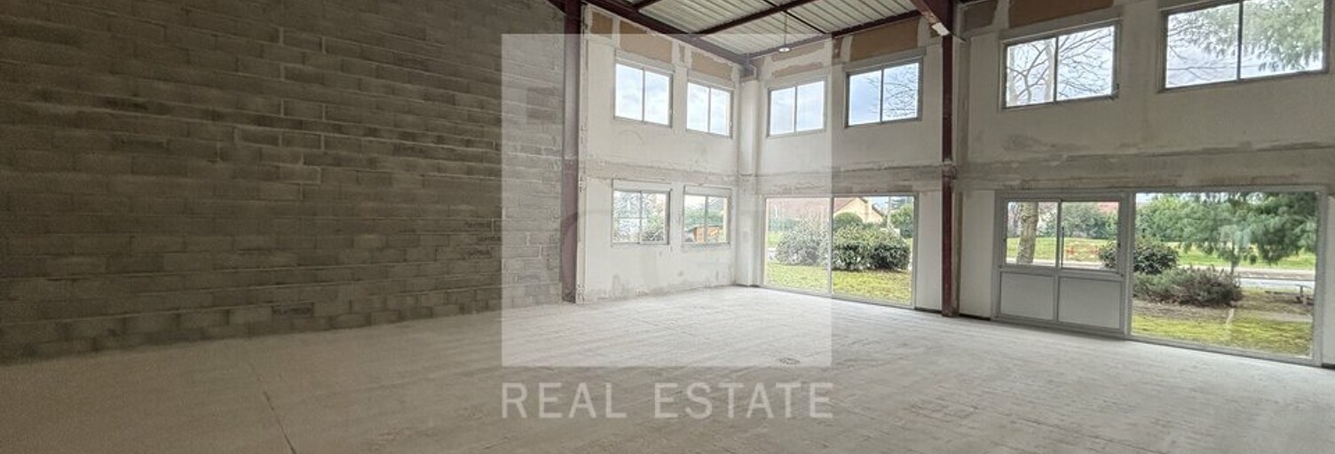 Commerce  262 m² à louer à Chassieu (69680)