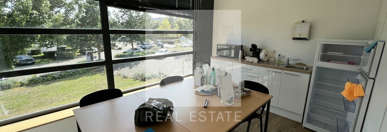 Bureau  125 m² à louer à Saint-Priest (69800)