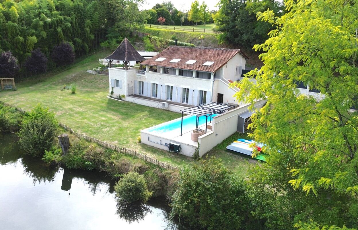 maison 6 pièces 162 m2 à vendre à Aubeterre-sur-Dronne (16390)