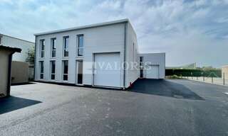 Commerce  360 m² à louer à Chassieu (69680)