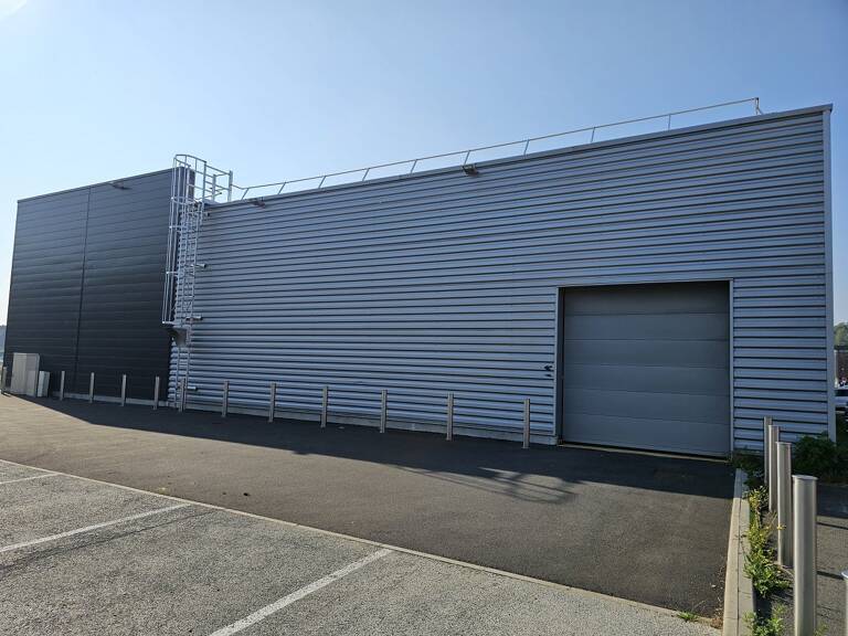 Local commercial — photo 1