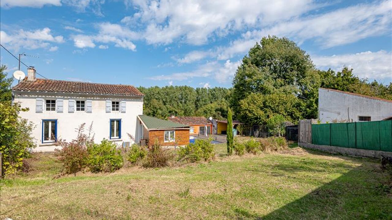 maison 6 pièces 160 m2 à vendre à Fontcouverte (17100)