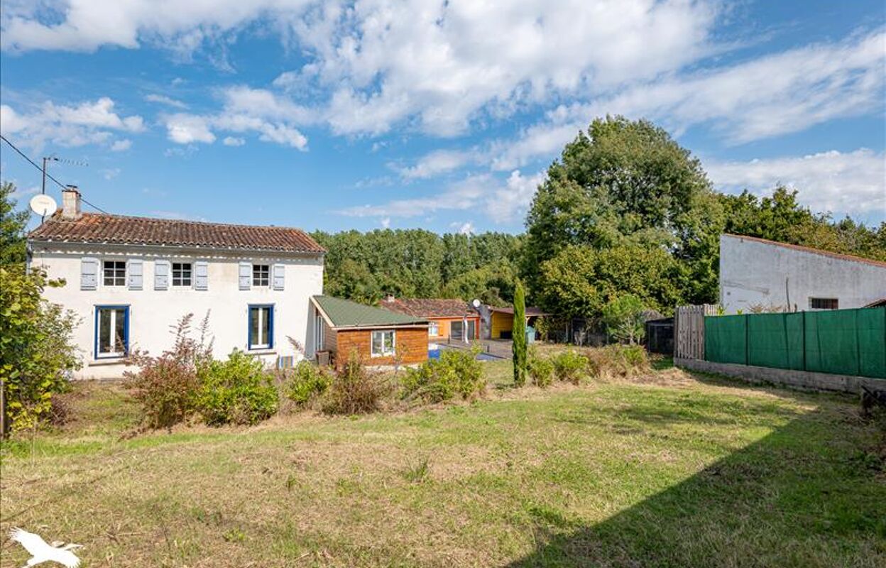 maison 6 pièces 160 m2 à vendre à Fontcouverte (17100)