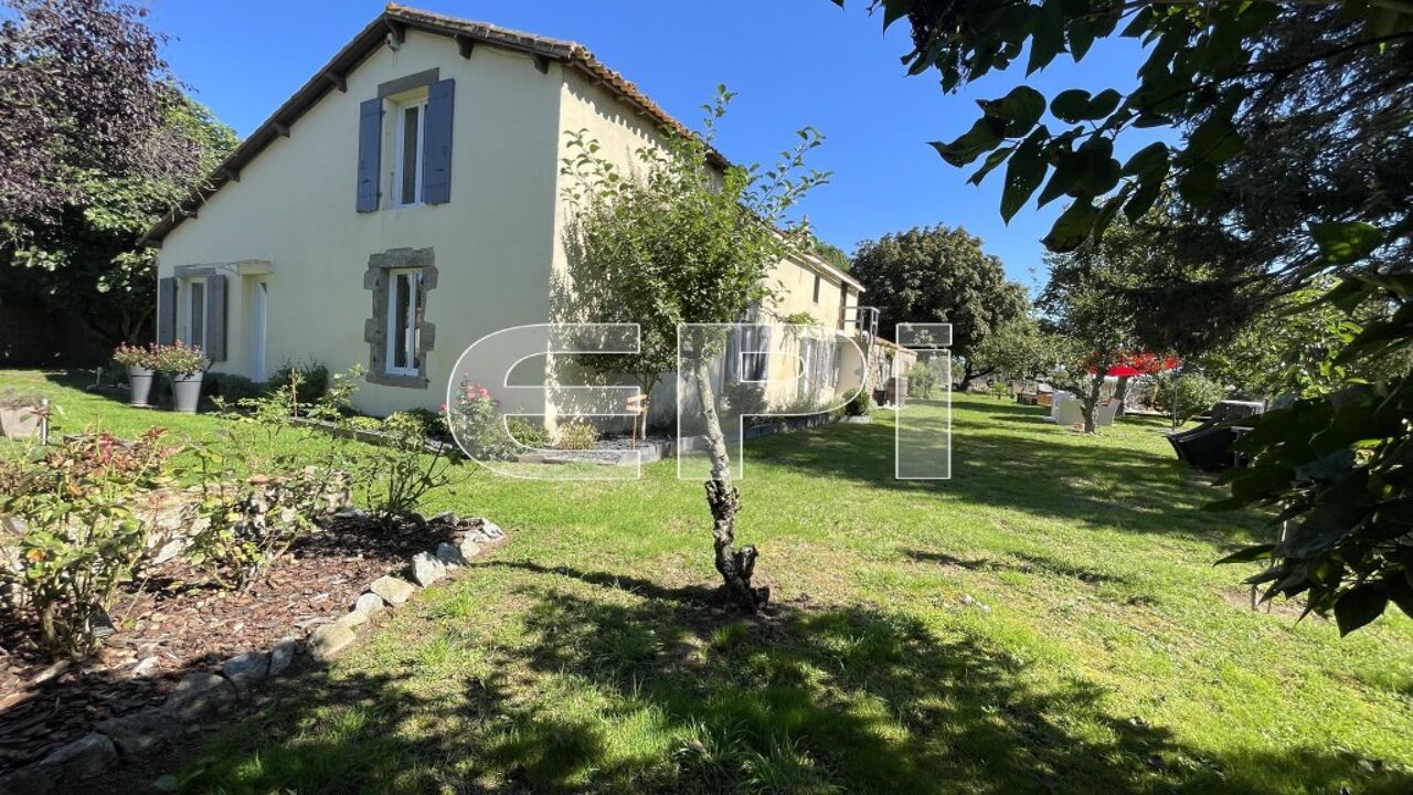 maison 8 pièces 186 m2 à vendre à Bressuire (79300)