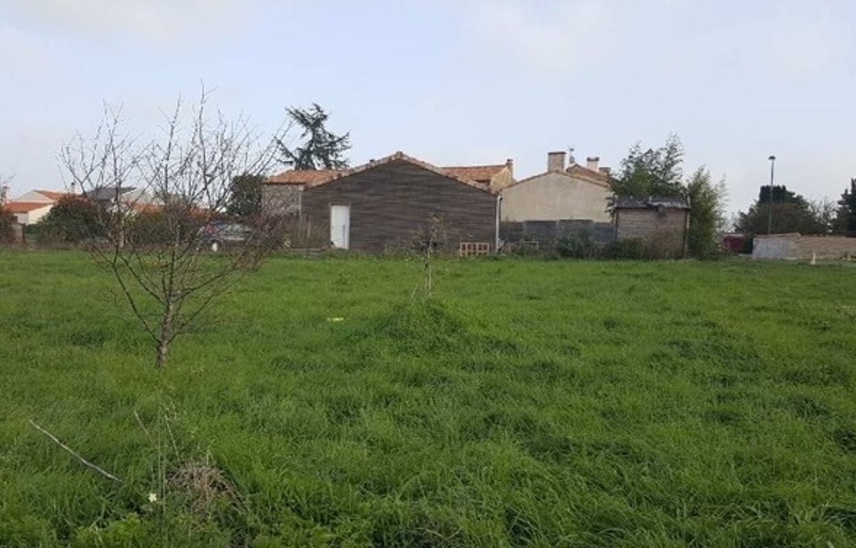 terrain  pièces 660 m2 à vendre à Lairoux (85400)