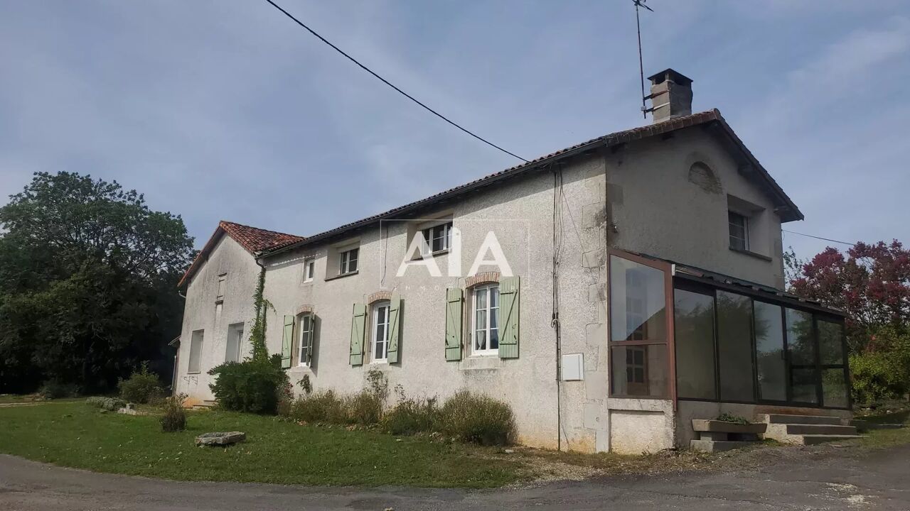 maison 6 pièces 217 m2 à vendre à Nanteuil-en-Vallée (16700)