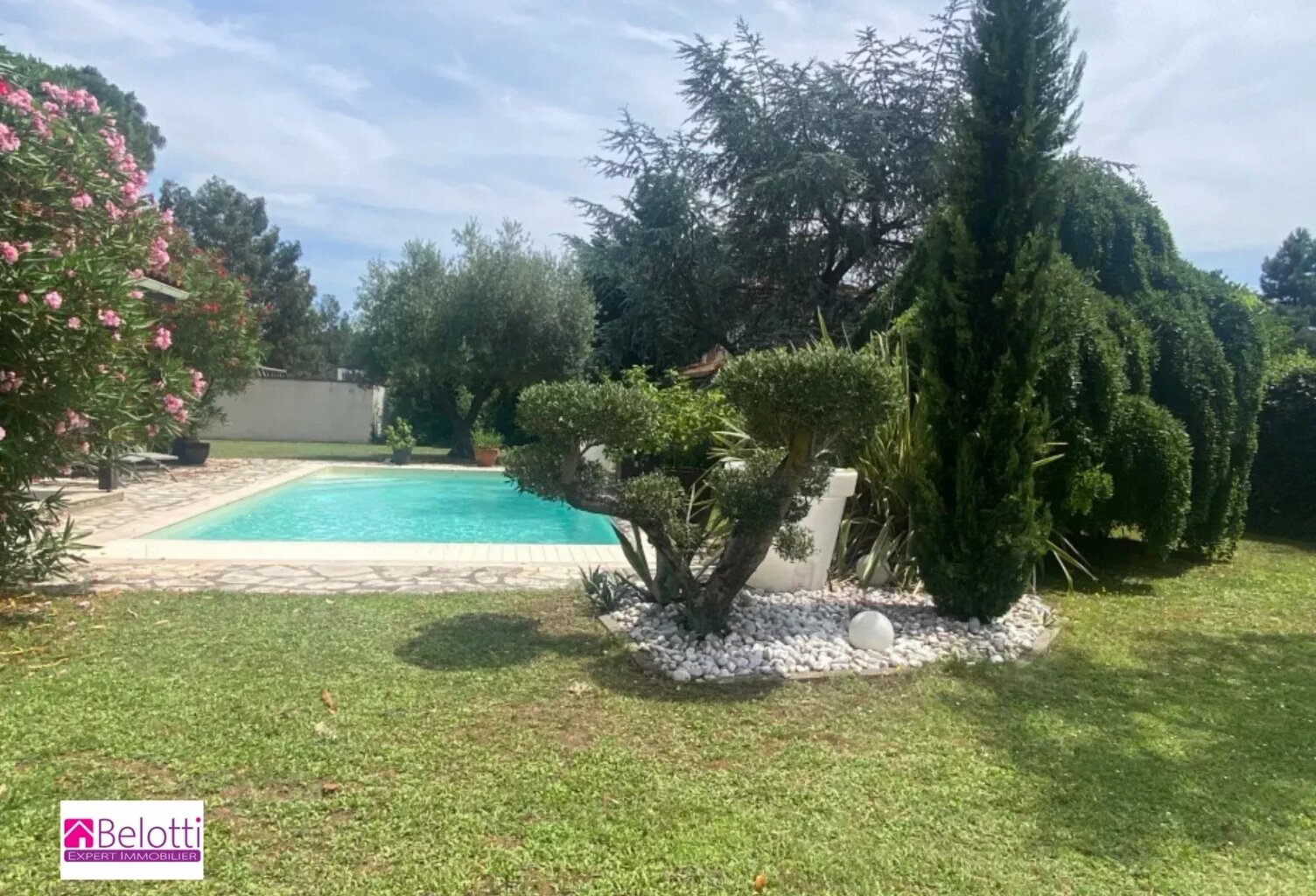 VILLA D'ARCHITECTE AVEC PISCINE / POOL HOUSE — photo 1