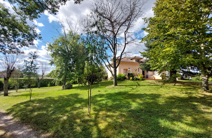Vente maison 7 pièces 200 m² Carmaux (81400) — photo 2
