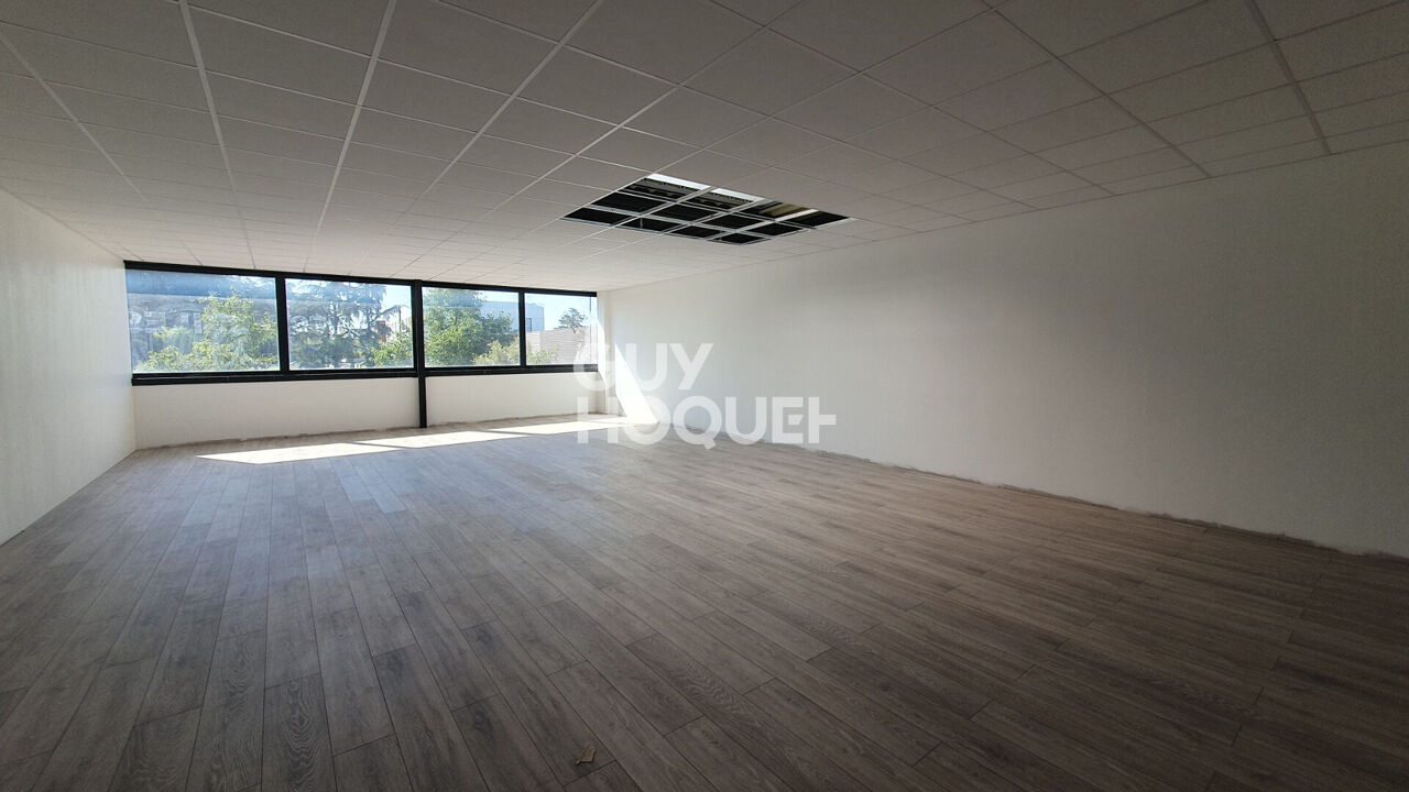 commerce 1 pièces 100 m2 à louer à Décines-Charpieu (69150)