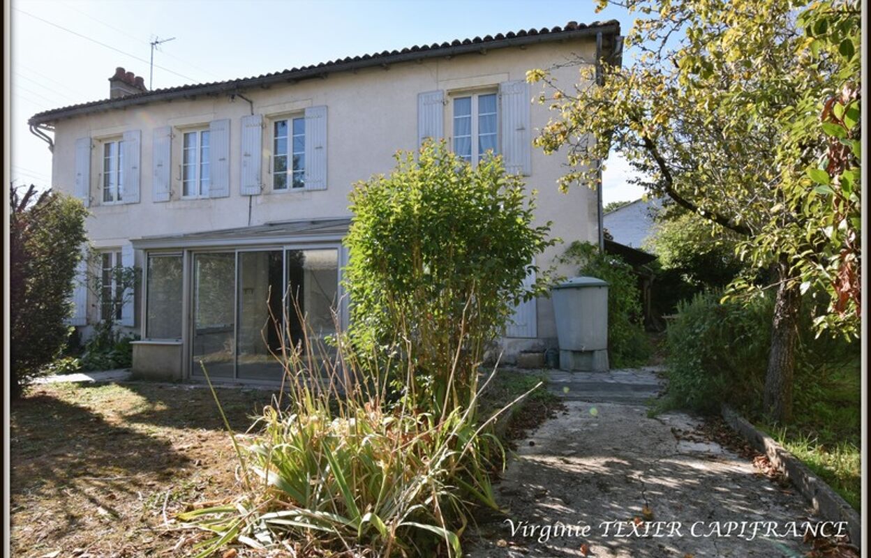 maison 4 pièces 137 m2 à vendre à Saint-Jean-d'Angély (17400)