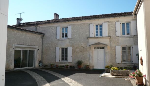 Villa / Maison 9 pièces  à vendre Mérignac 16200