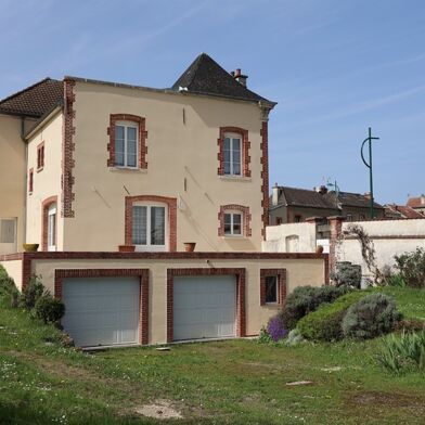 Maison 9 pièces 251 m²