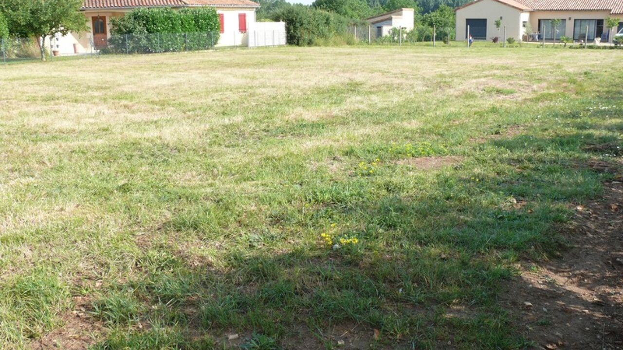 terrain  pièces 1190 m2 à vendre à Gençay (86160)