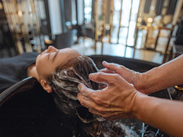 SALON DE COIFFURE A VENDRE (FONDS DE COMMERCE) — photo du bien