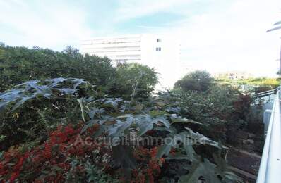 P3 en angle rez-de-chaussée surélevé avec aperçu latéral sur l — photo du bien