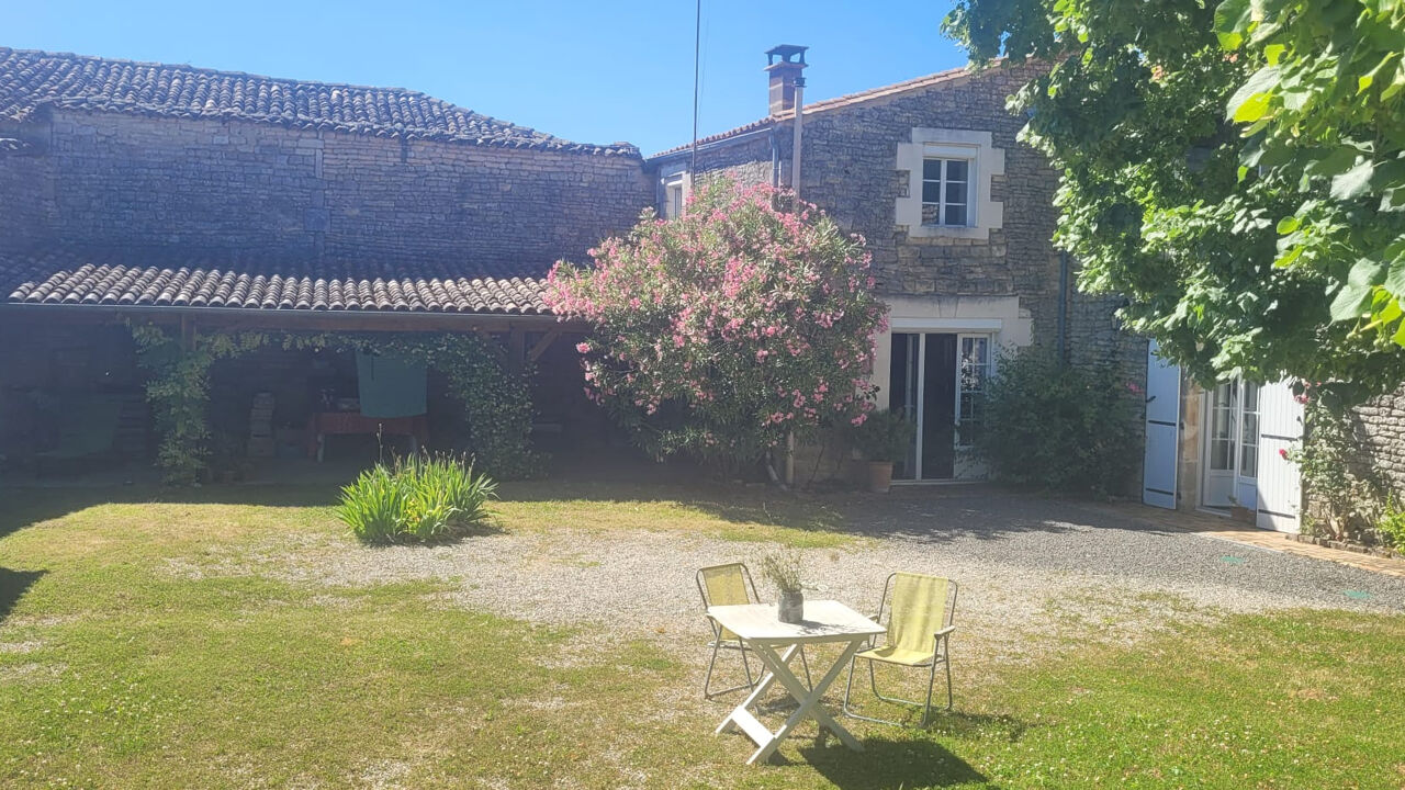 maison 6 pièces 180 m2 à vendre à Saint-Amant-de-Nouère (16170)