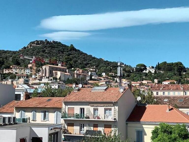 HYÈRES- Appartement À Vendre — photo 1