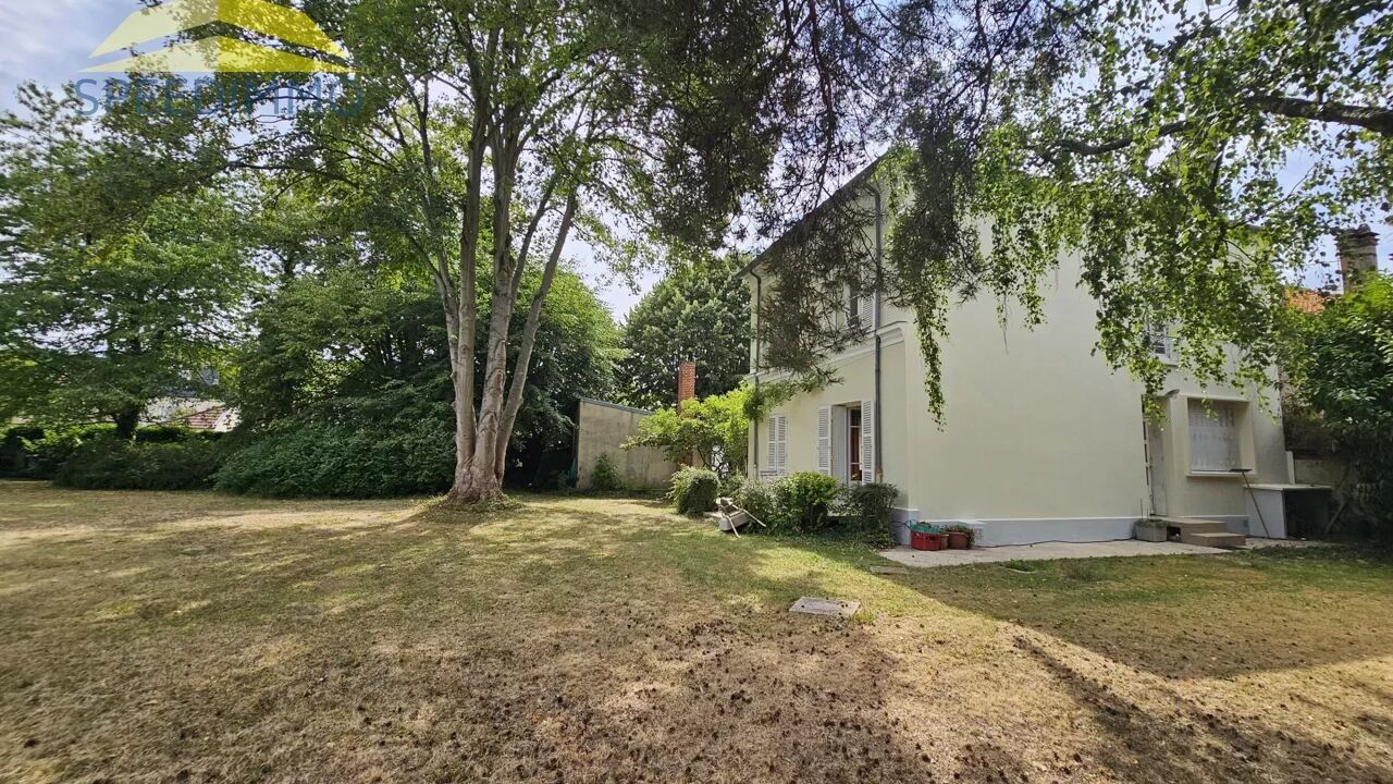 maison 6 pièces 134 m2 à vendre à Mandres-les-Roses (94520)