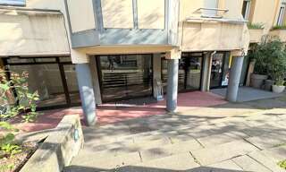 Commerce  75 m² à louer à Francheville (69340)