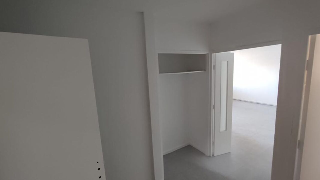 appartement 3 pièces 65 m2 à vendre à Salon-de-Provence (13300)