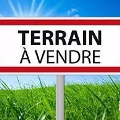 Terrain 700 m²