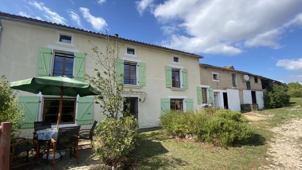 maison 4 pièces 123 m2 à vendre à Nanteuil-en-Vallée (16700)