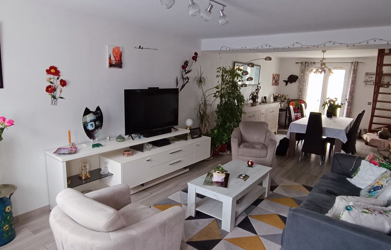 maison 4 pièces 97 m2 à vendre à Rochefort (17300)