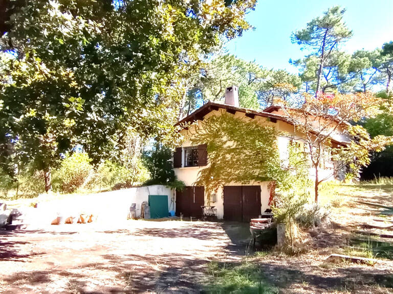 Maison en lisière de forêt à Claouey — photo 1