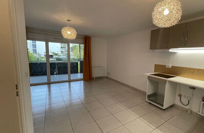 location appartement 860 € CC /mois à proximité de Marseille 10 (13010)