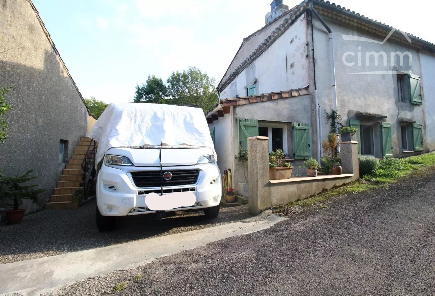 A vendre une maison rénovée avec une terrasse sur les toit — photo 1