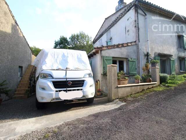 A vendre une maison rénovée avec une terrasse sur les toit — photo du bien