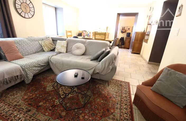 A vendre une maison rénovée avec une terrasse sur les toit — photo 4