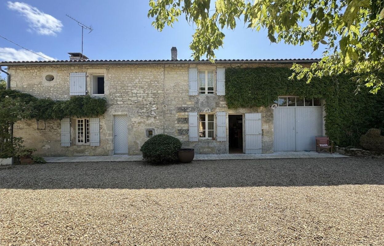 maison 7 pièces 208 m2 à vendre à Vars (16330)