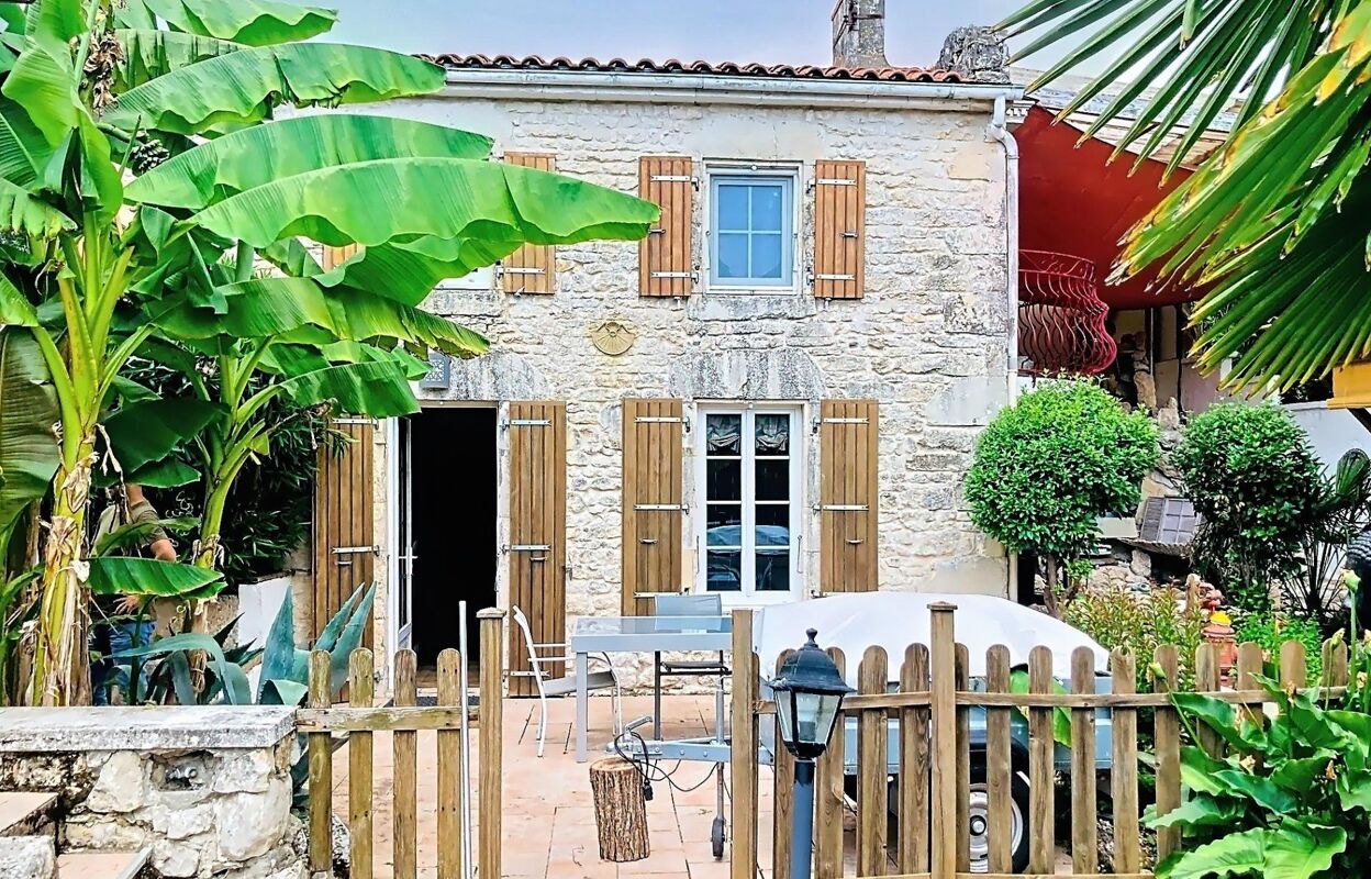 maison 4 pièces 135 m2 à vendre à Forges (17290)