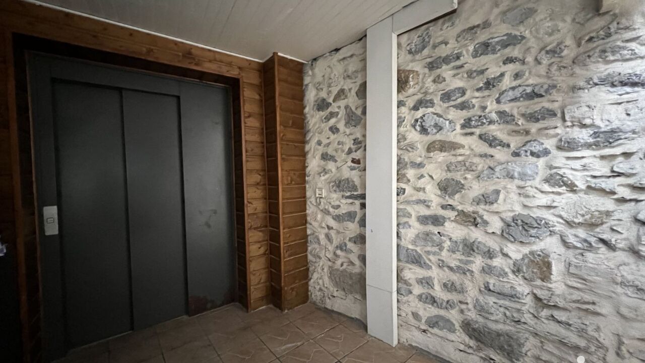 immeuble  pièces 750 m2 à vendre à Lourdes (65100)