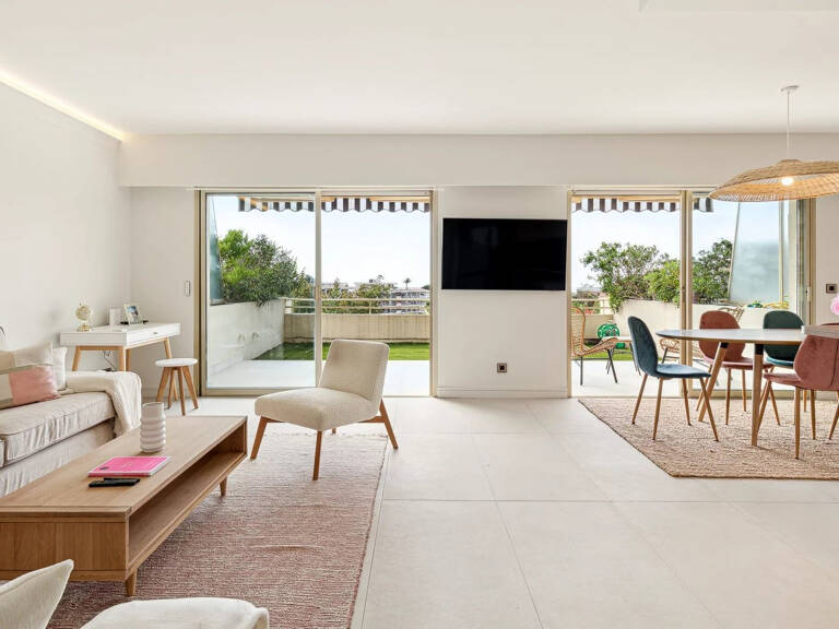 CANNES CROIX-DES-GARDES. BEL APPARTEMENT AVEC VASTE TERRASSE — photo 1