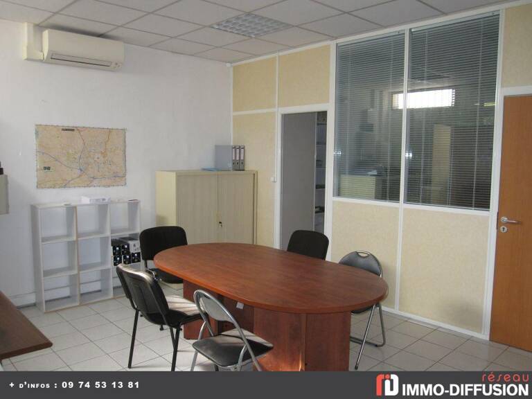 Local commercial — photo 1