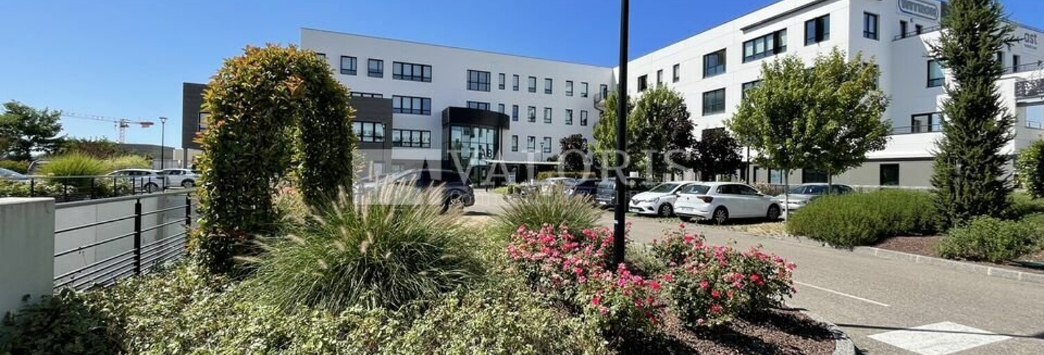 Bureau  792 m² à louer à Genas (69740)