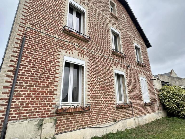 Maison - 196m² - Crécy-sur-Serre — photo 1