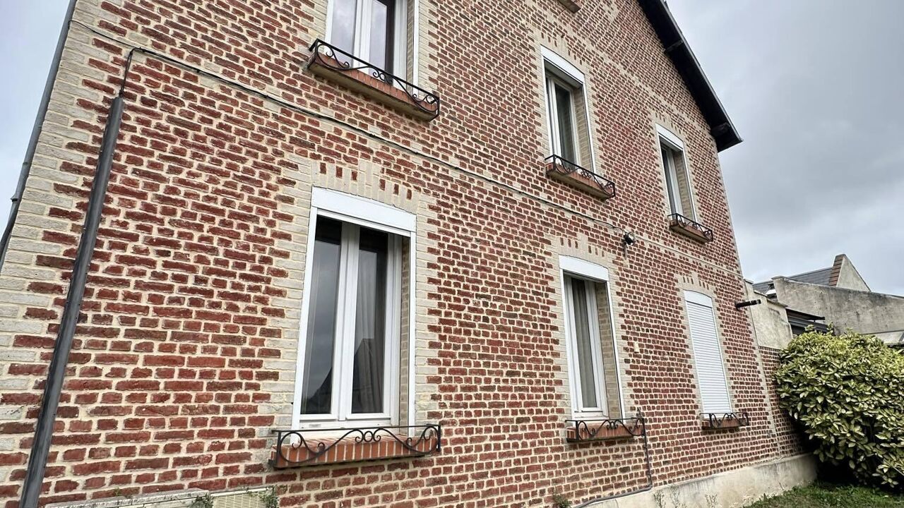 maison 8 pièces 196 m2 à vendre à Crécy-sur-Serre (02270)