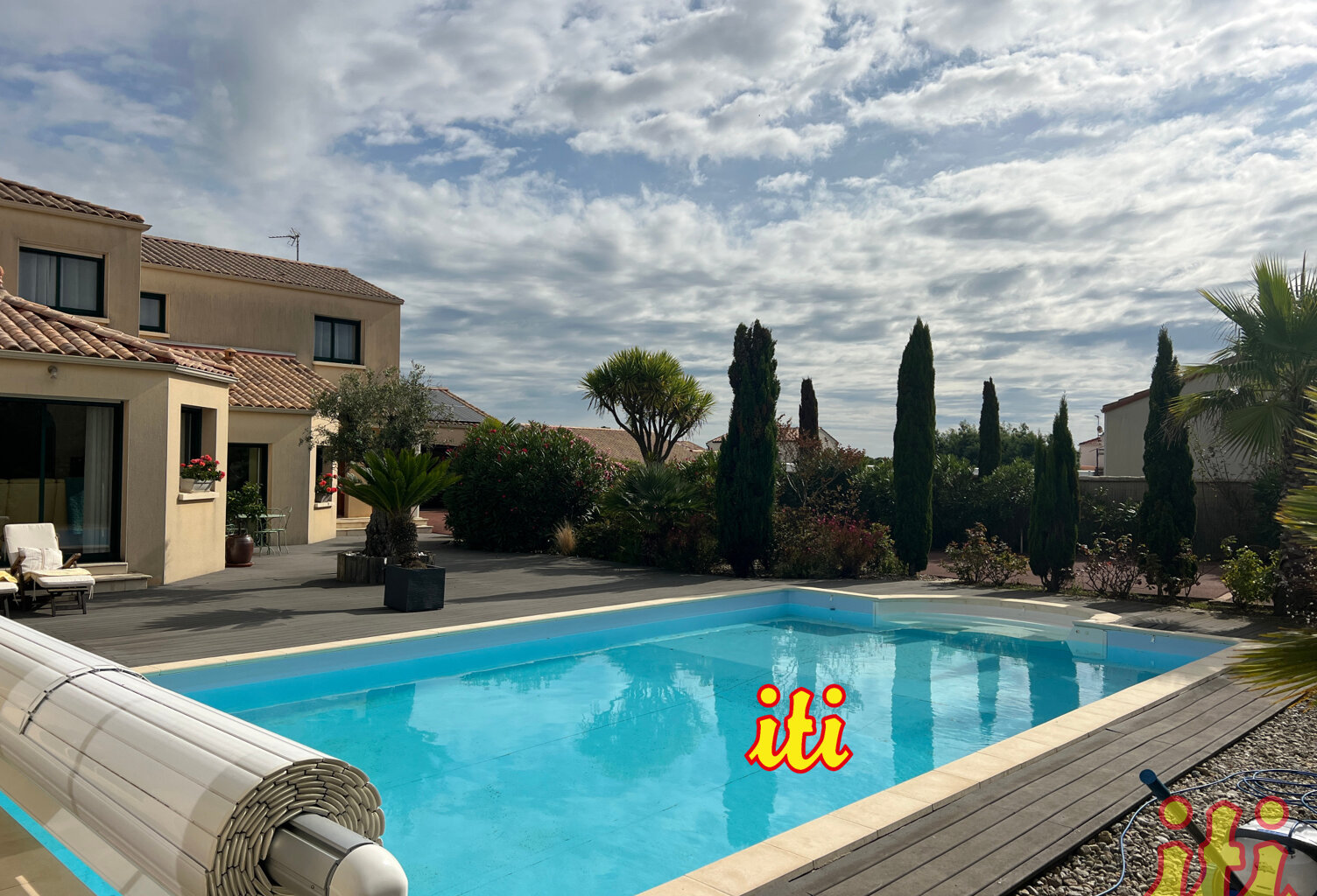 Villa avec piscine — photo 1
