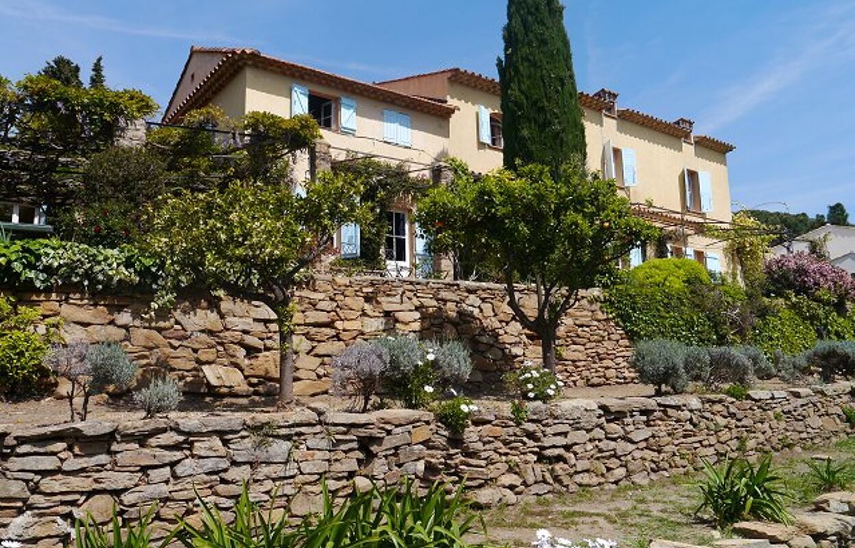 maison 12 pièces 392 m2 à vendre à Le Lavandou (83980)