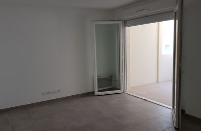 location appartement 725 € CC /mois à proximité de Cuers (83390)