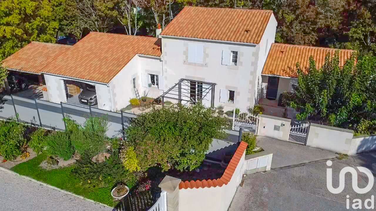 maison 5 pièces 178 m2 à vendre à Saintes (17100)